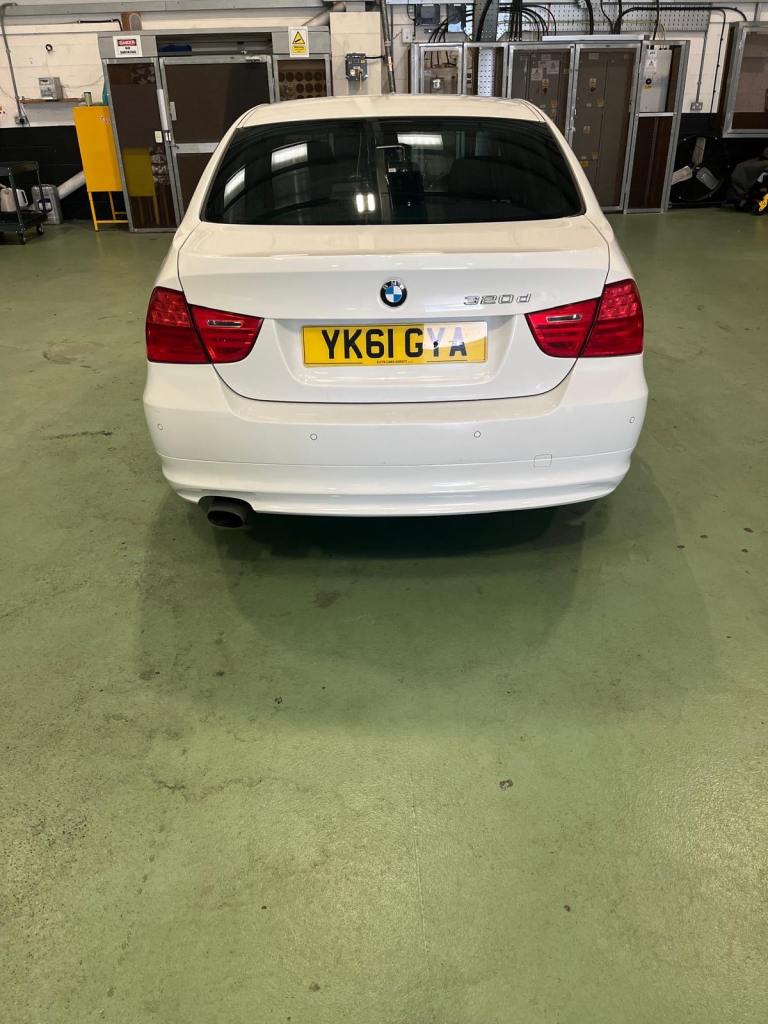 SWAPS VAN?! BMW, 3 SERIES, Saloon, 2011, Manual, 1995 (cc), 4 doors