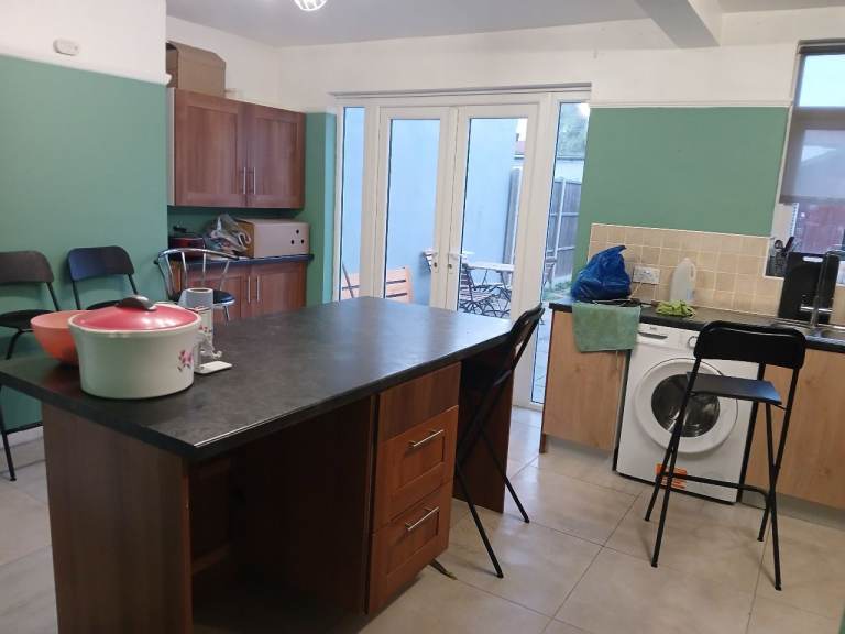 Double room available in sharing 450 p/m