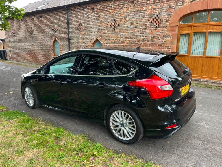 Ford, FOCUS, Hatchback, 2014, Manual, 1560 (cc), 5 doors