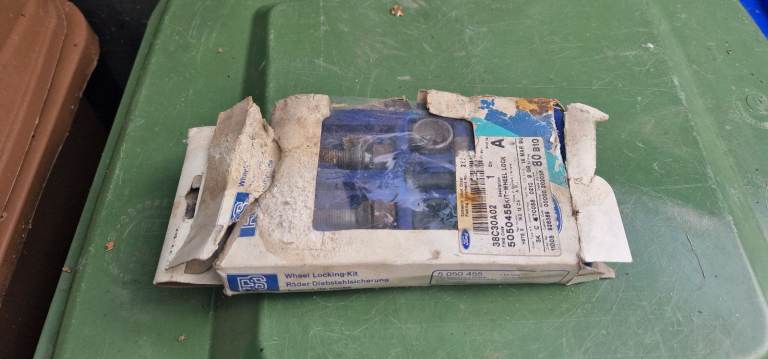 Ford rs wheel locking kit retro / collectable 