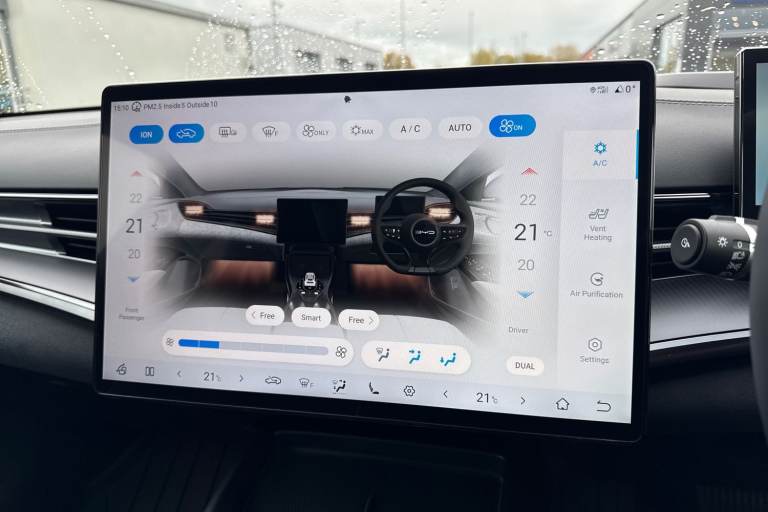 2025 BYD Seal 82.5kWh Excellence Auto AWD 4dr Saloon Automatic