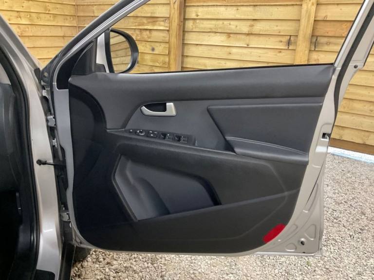 2014 Kia Sportage 1.7 CRDi EcoDynamics 3 SUV 5dr Diesel Manual 2WD Euro 5 (s/s) (114 bhp) ESTATE ...