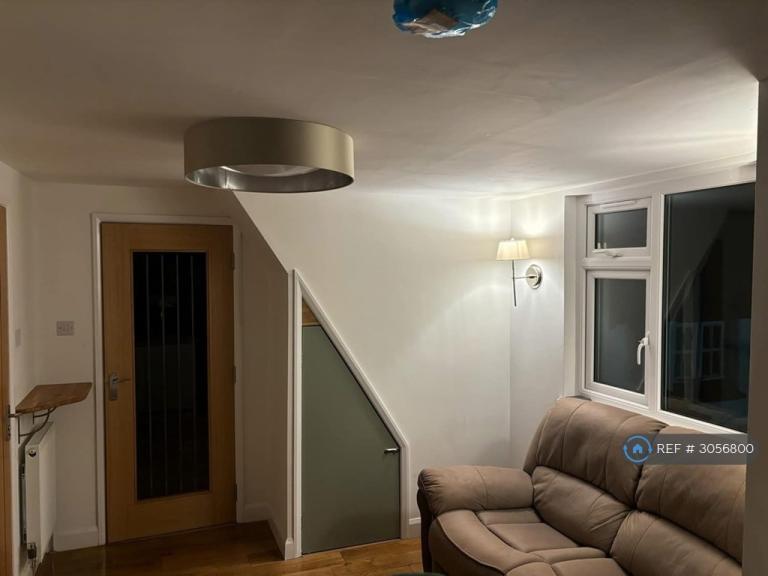 1 bedroom flat in Belvedere Road, Scarborough, YO11 (1 bed) (#3056800)