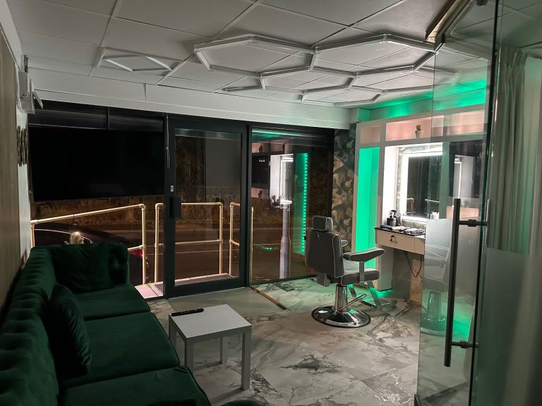 Barber - Aesthetics - Beauty shop ( BD18)