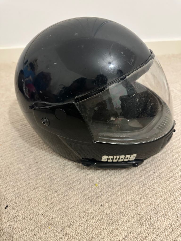 Studds full face helmet for motorcycle