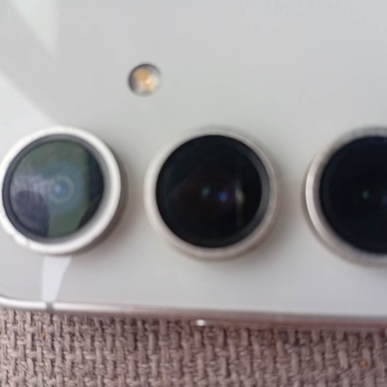 Samsung Phone with Triple Camera - White, As Good As New