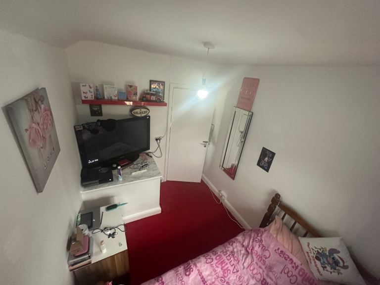 Four bed House for two bed house