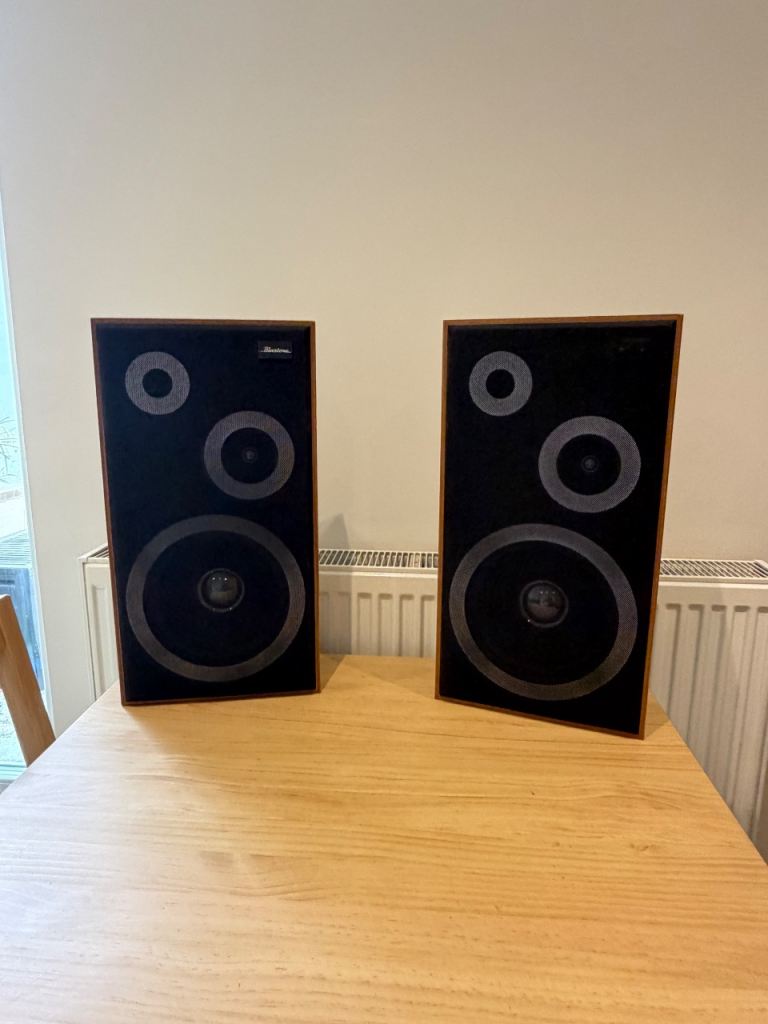 Vintage Stereo Speakers – Good Condition