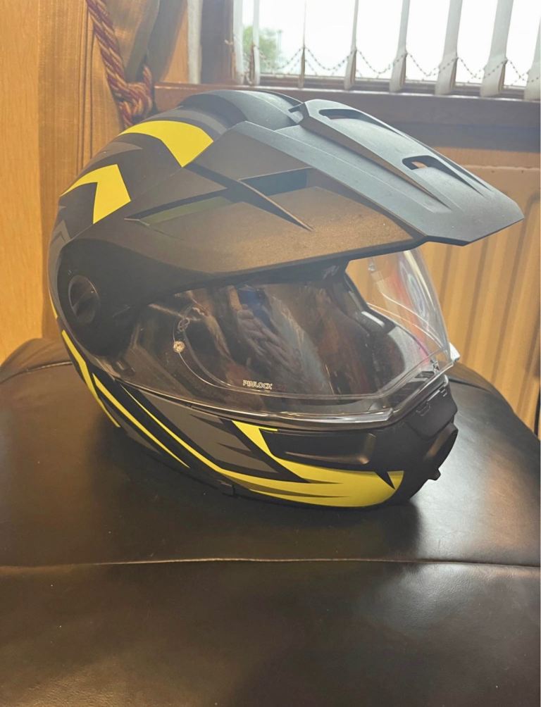 Schuberth E1 Motorcycle Helmet XL – Black/Yellow – Excellent Condition