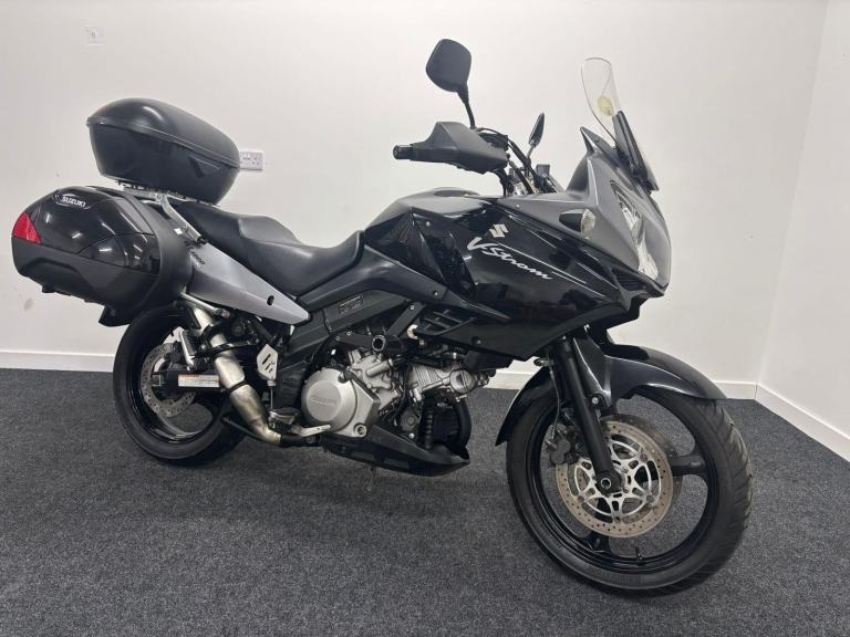 SUZUKI DL1000 VSTROM 1000 ** FULL LUGGAGE - CRASH PROTECTORS - 12 MONTH MOT **
