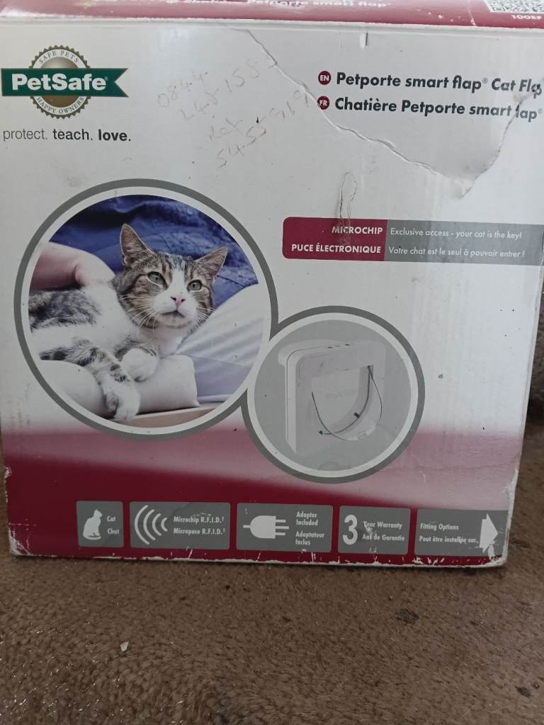 Electronic cat flap 