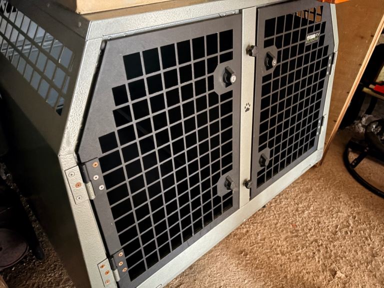 TransK9 Double dog crate (C18)