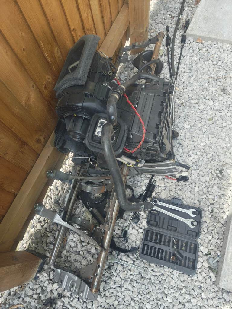 Volvo v40 full complete dashboard blower reinforcement bar