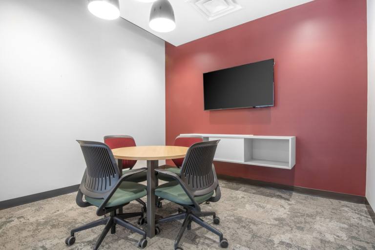 Uxbridge - UB10 0FD \ All-Inclusive Office Space for 4 Workstations