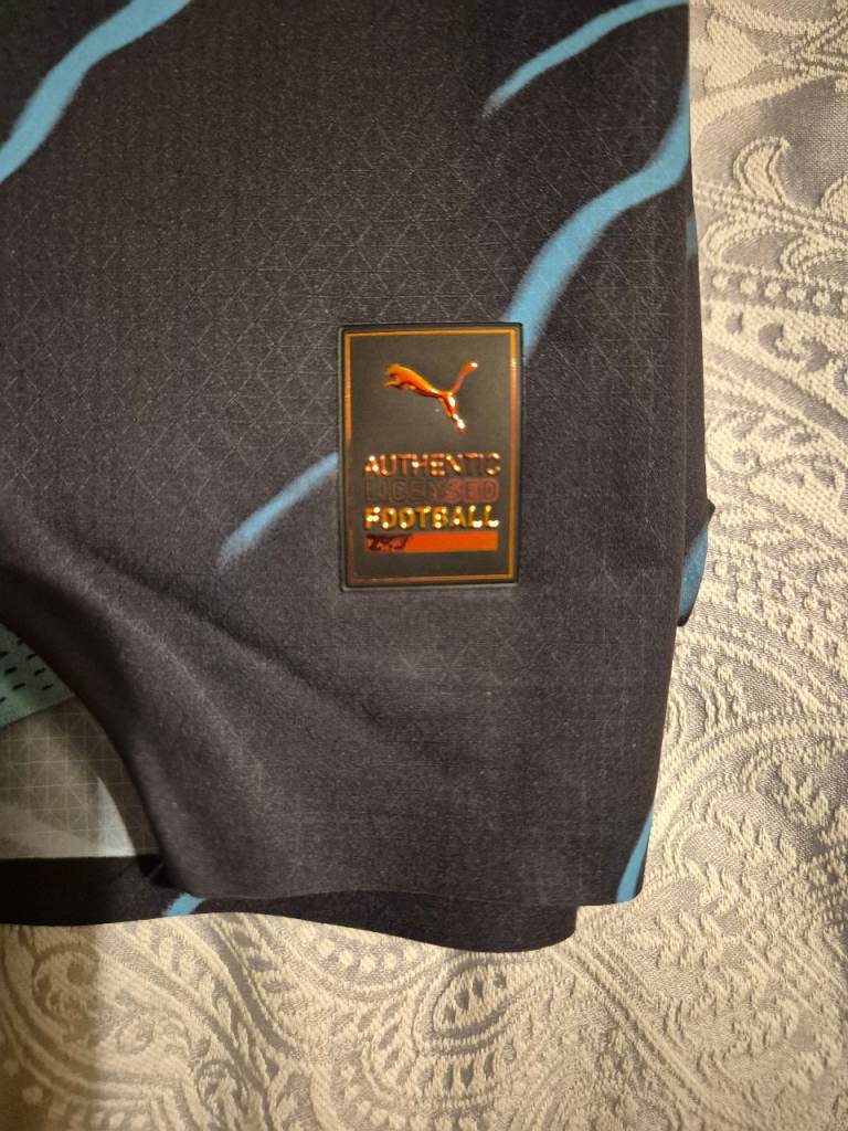 VERY RARE MAN CITY TOP MEN XL 100%ULTRAWEAVE 