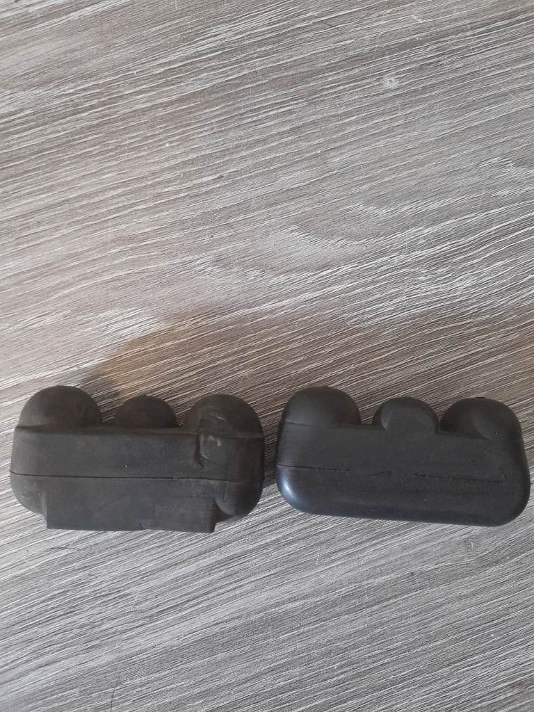 2006  range rover radiator bumps