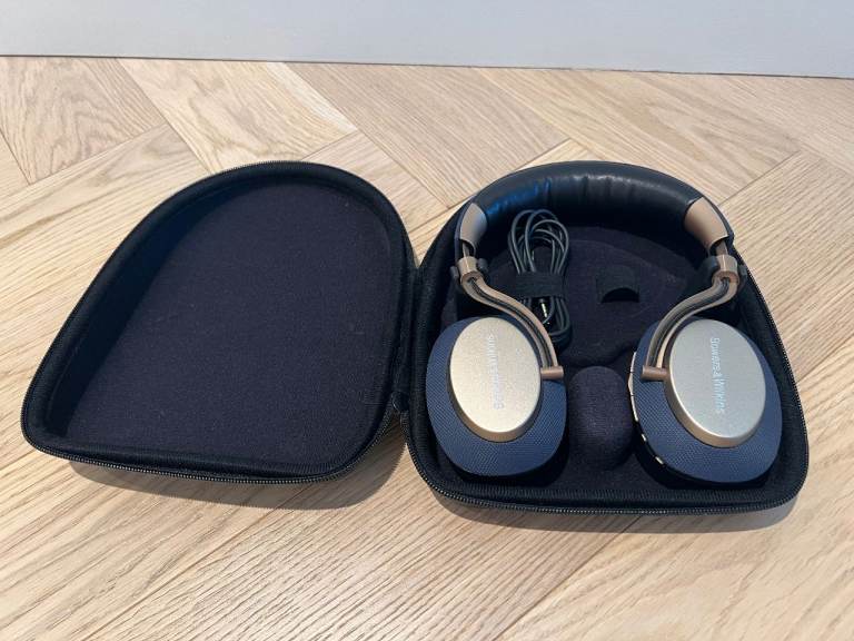 Bowers & Wilkins PX Wireless Headphones – Blue/Gold – Excellent Condition