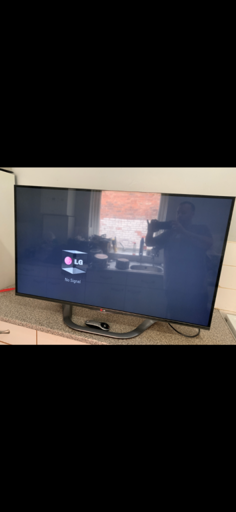 LG Smart TV – Black, Good Condition