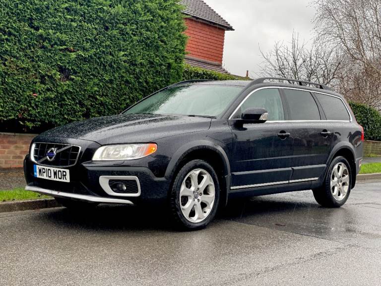 2010 Volvo XC70 2.4 D5 AUTOMATIC ESTATE - 17 MAIN DEALER SERVICES - 1 PREVIOUS OWNER - NEW CAMBELT