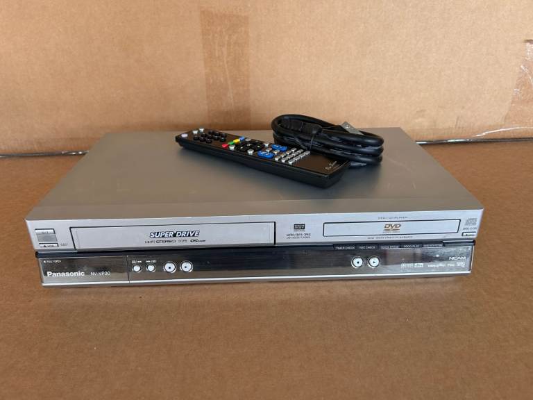  Panasonic NV-VP30 DVD Player VHS VCR Recorder Combi - Fully Working + Remote