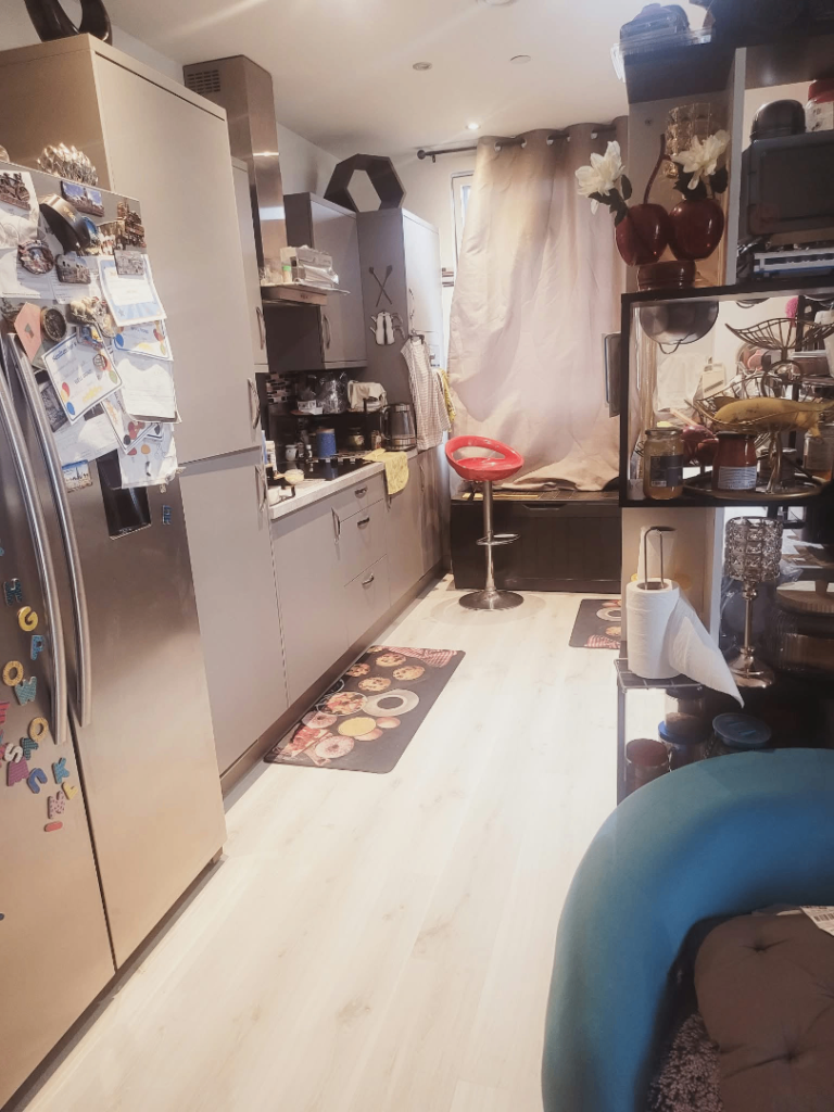 Spacious and big double room available in IG11 0ZQ