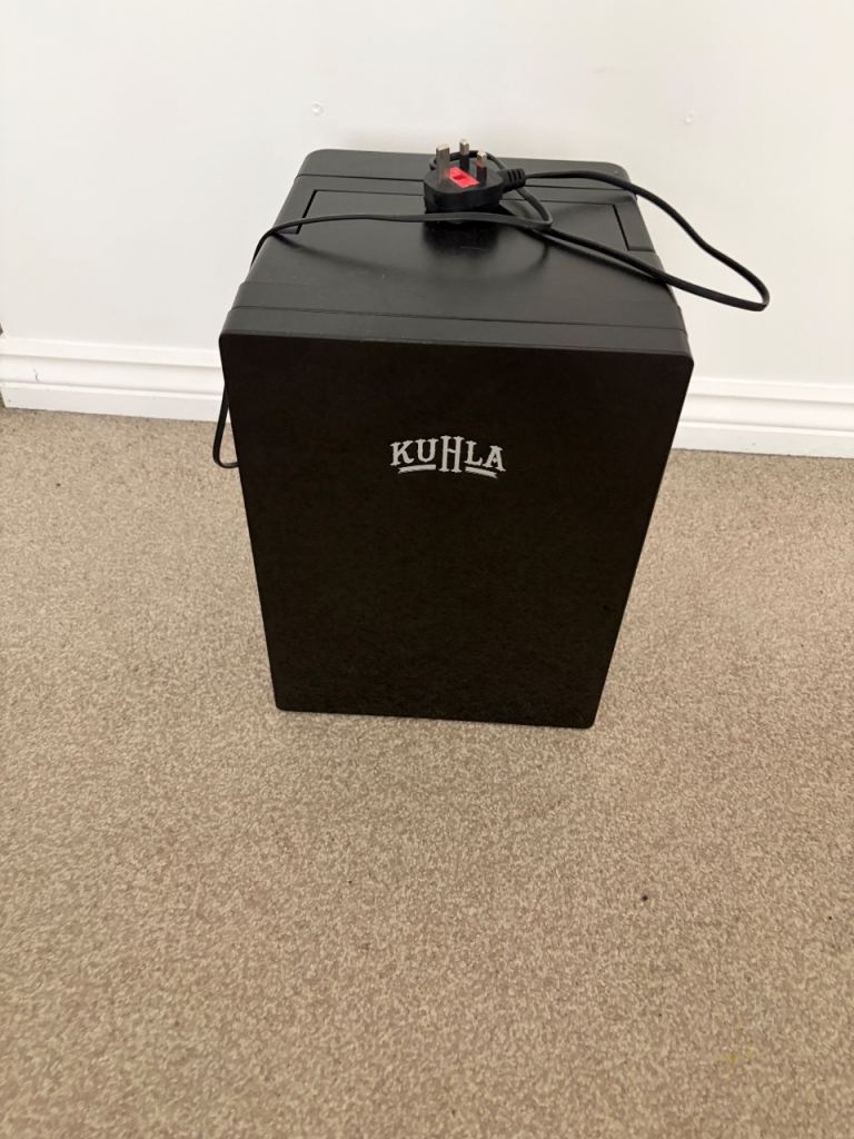 Kuhla Mini Fridge – Black, Good Condition