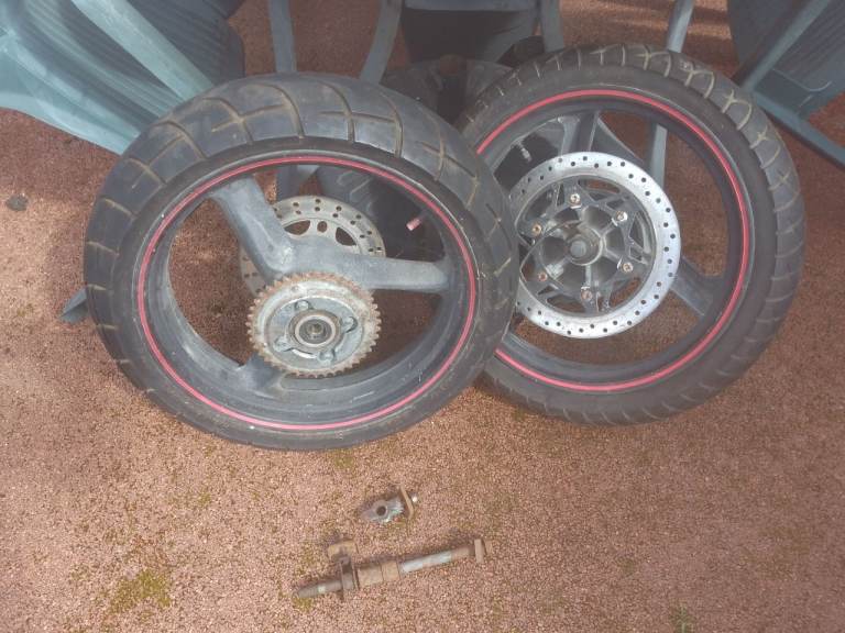 Wk 125 sport parts wheels & seat