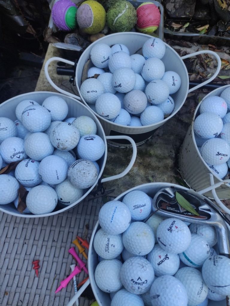 50 used assorted golf balls