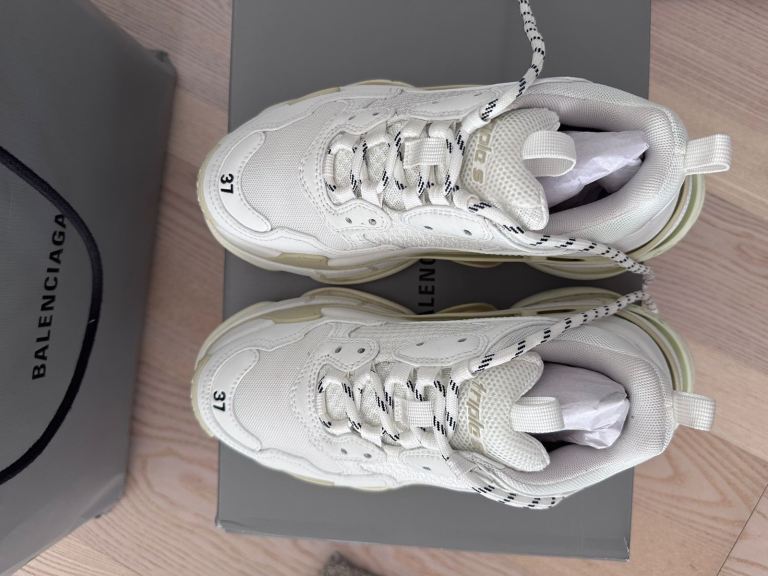 Balenciaga 37