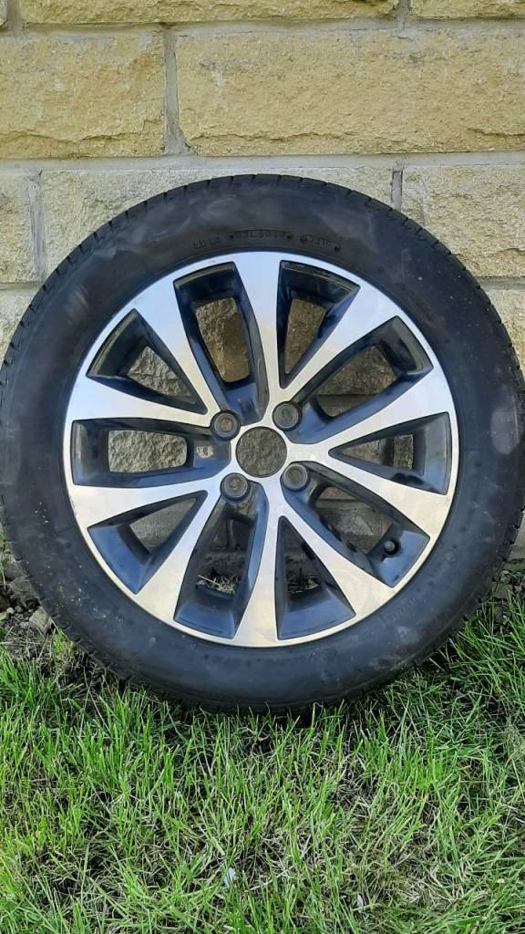 Renault Clio Mk5 16inch Alloy wheel with tyre 195/55 R16