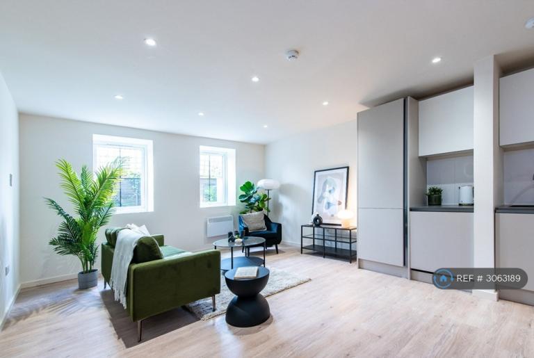 2 bedroom flat in Victoria St, Newark, NG24 (2 bed) (#3063189)