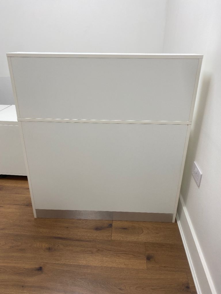 Reception desk