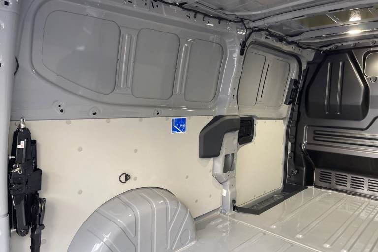 2025 Volkswagen Transporter 2.0 TDI 170PS Commerce Pro Van Auto-Tailgate Van DIESEL Automatic