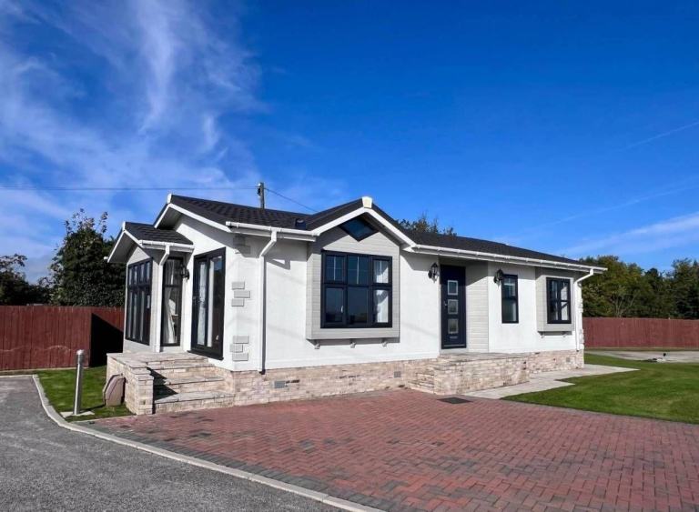 Stately Albion Windsor in Tadcaster   - Lodge / Caravan 