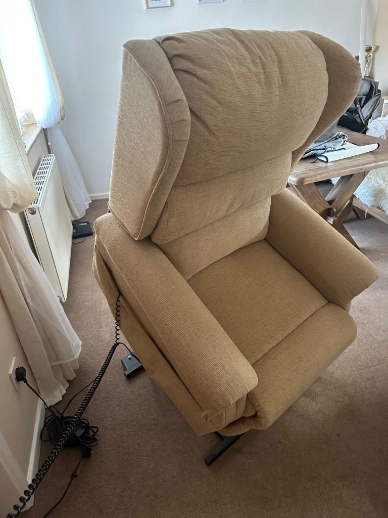 image for Motor Riser Recliner Armchair 