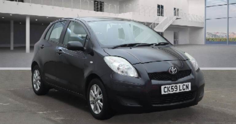 Toyota Yaris TR 1.3 Petrol 2keys FSH