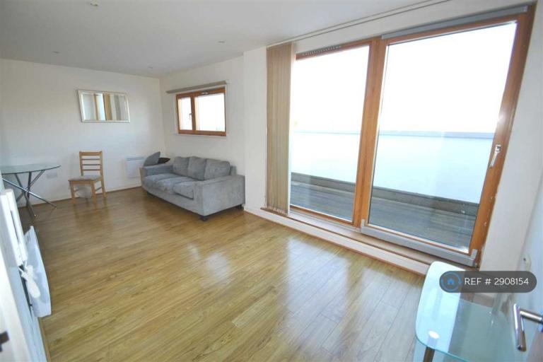 1 bedroom flat in Ropeworks, Barking, IG11 (1 bed) (#2908154)
