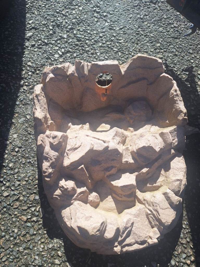 Garden Pond Waterfall Feature - Rock Effect