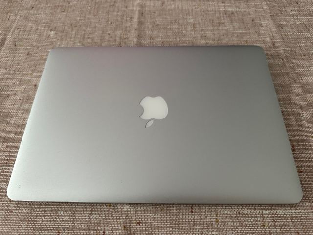 Apple MacBook Air 13” Early 2014 | i5 | 4GB RAM | 121GB SSD | Big