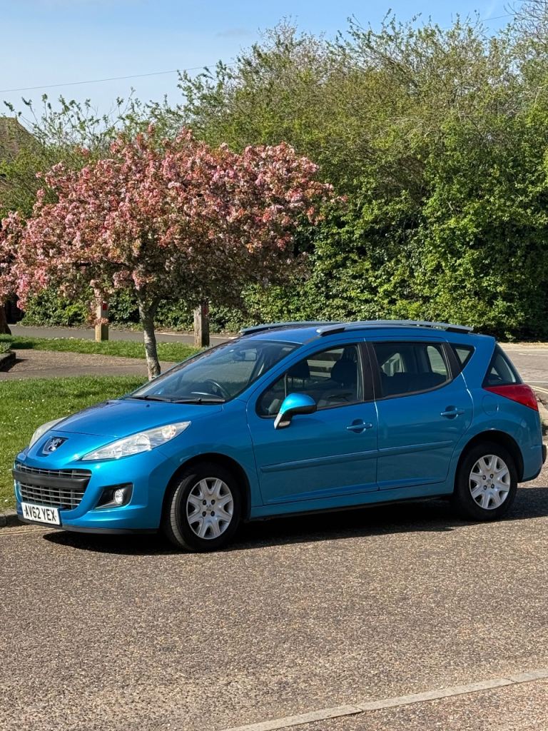 2013 Peugeot - LOW MILAEGE ONLY 49k 