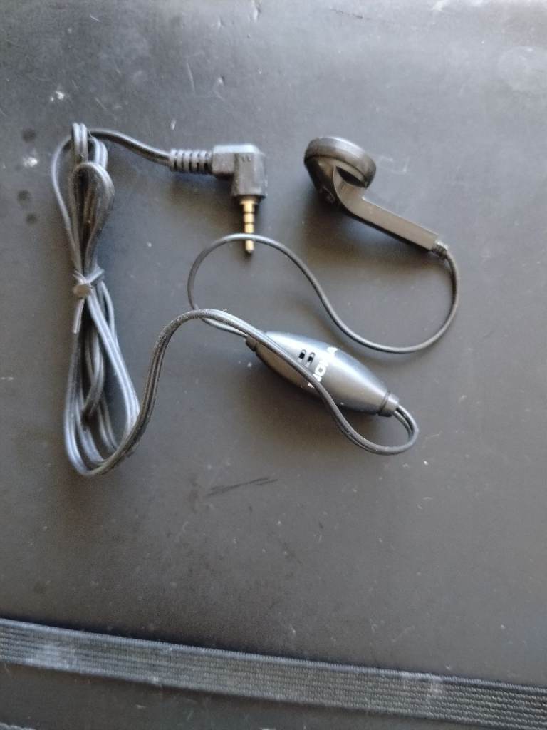 25 Nokia hands free wired