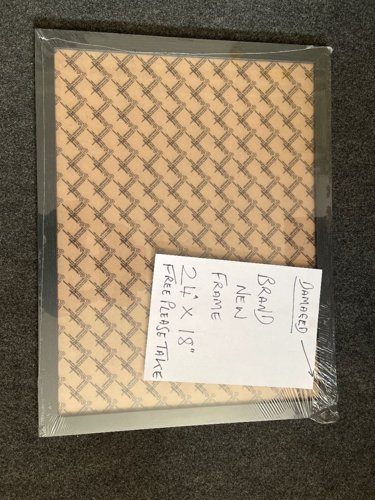 Free picture frame 