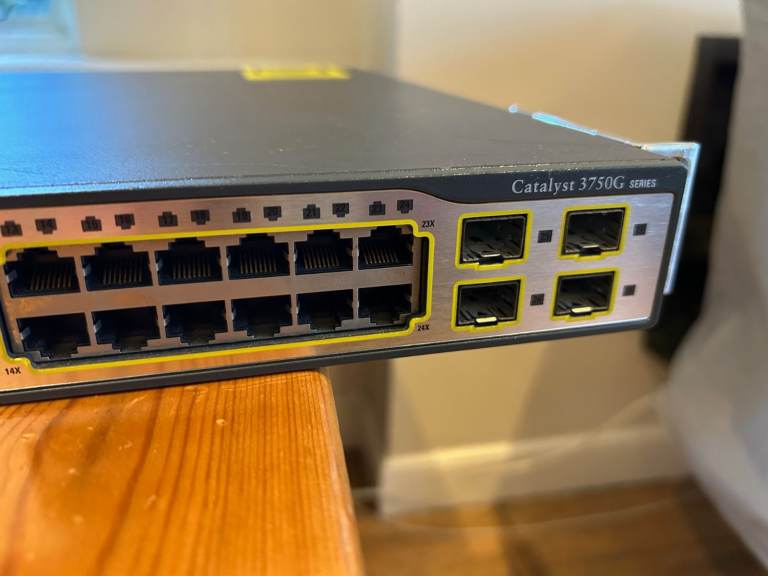 Cisco Catalyst 3750G Series – 24-Port Gigabit Switch with SFP Uplinks