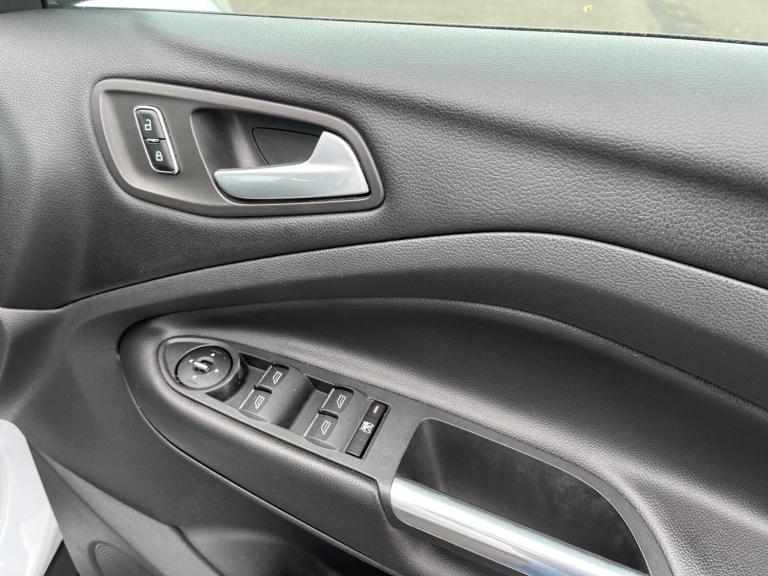 2014 Ford Kuga 2.0 TDCi Zetec 5dr Powershift HATCHBACK Diesel Automatic