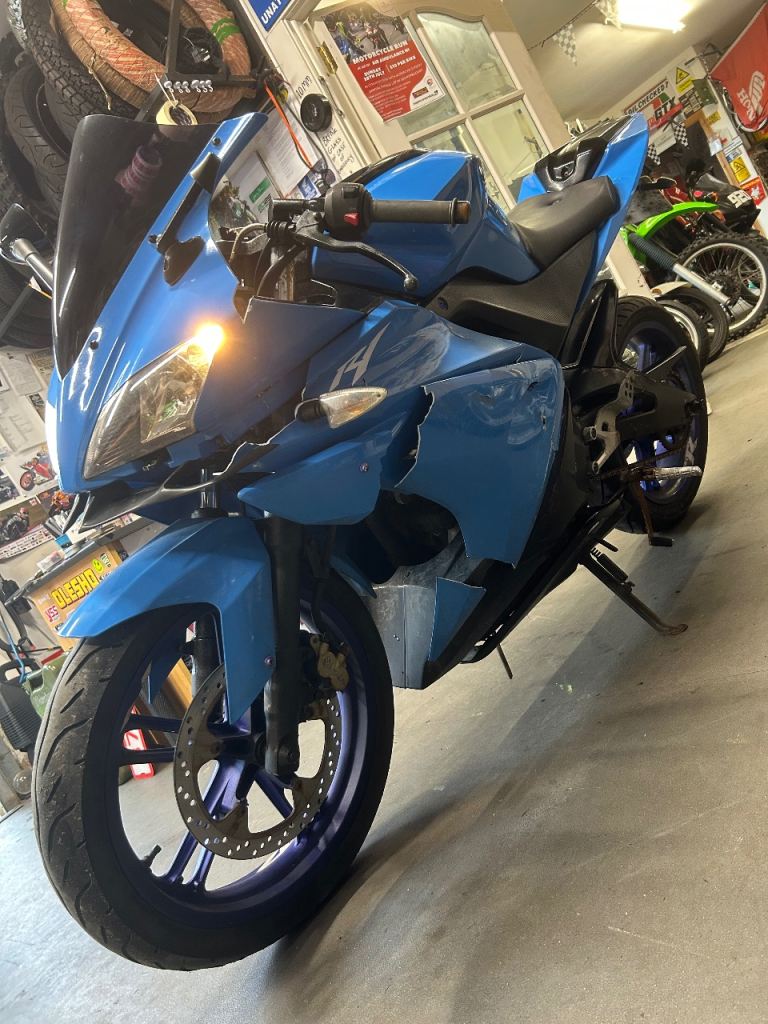 Yamaha yzf125r parts or repair 2013 