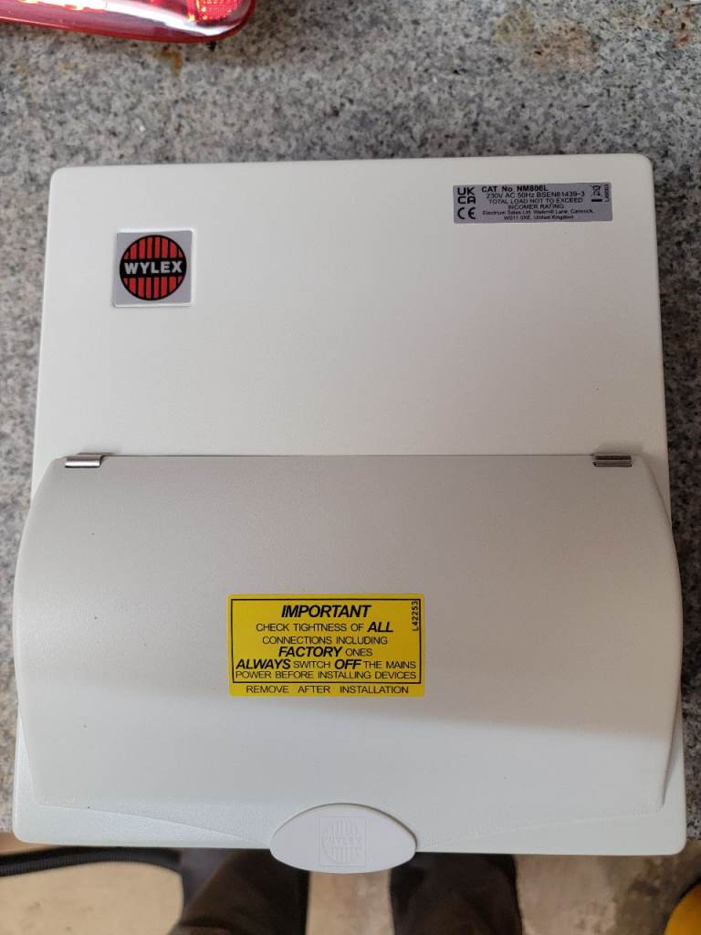 Wylex 8 way fuse board NM806L