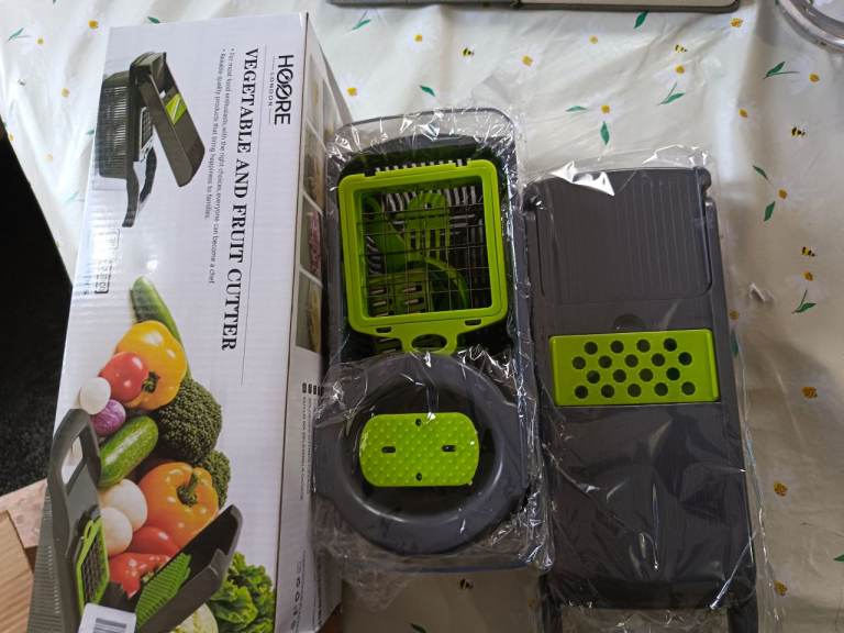 HOORE Vegetable and Fruit Cutter - New in Box