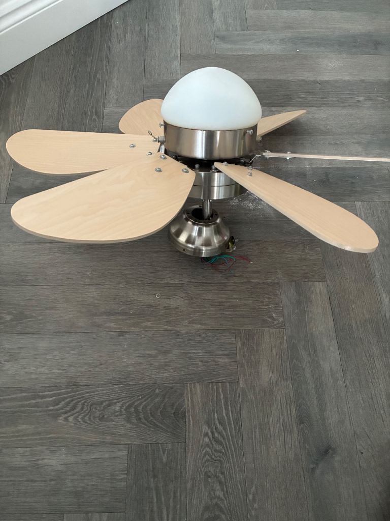 Working ceiling fans x 2 with light 