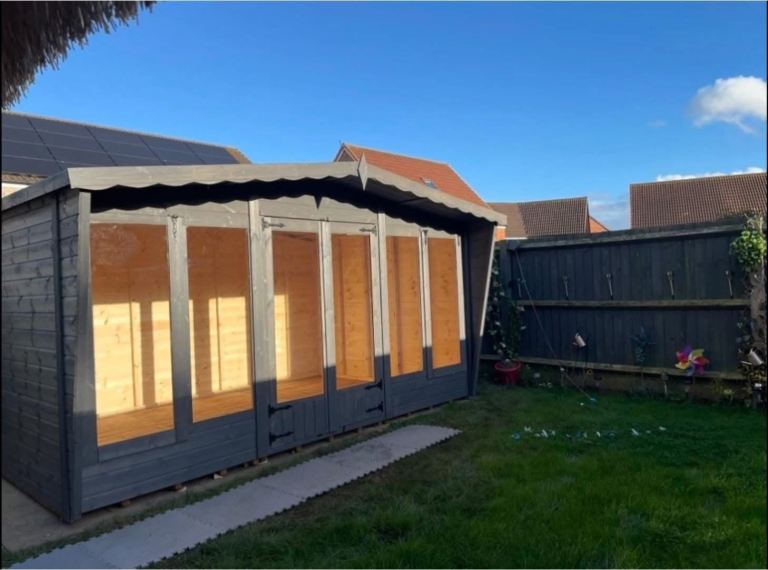 Garden Room Summer House Shed – Grey/Wood, Good Condition