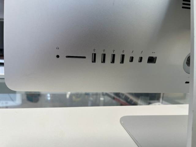 Apple iMac 21.5